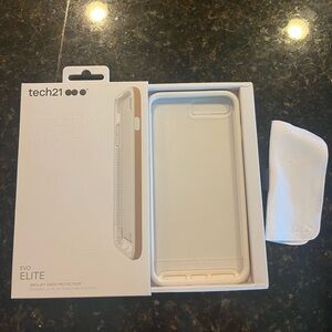 Tech21 iPhone 7 Plus / 8 Plus / iPhone SE Case